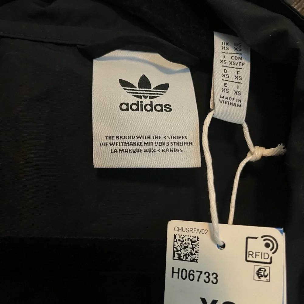 Adidas jacket - Picture 5 of 6